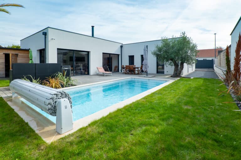 Elevia Construction maison moderne piscine caen - 1